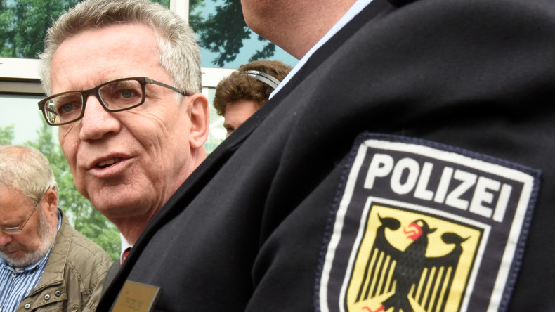 Innenminister de Maizière stellt neue Sicherheitsmaßnahmen vor