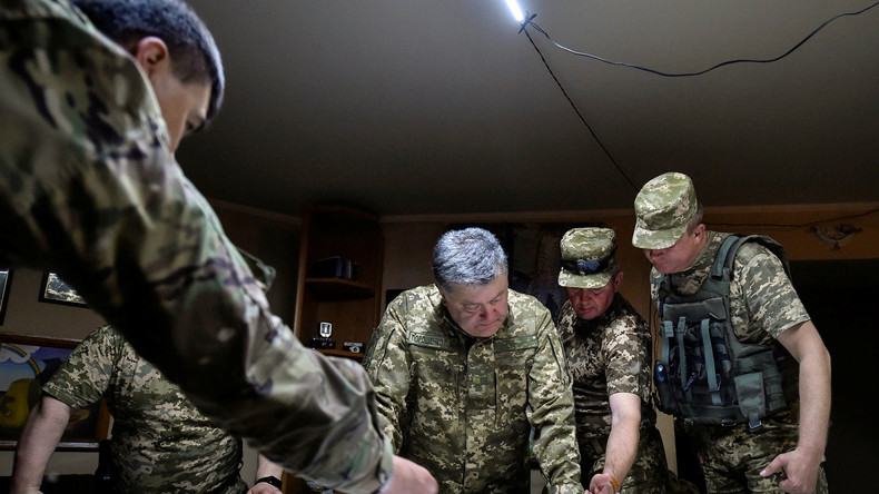 Ukrainischer Präsident versetzt Streitkräfte in "höchste Kampfbereitschaft"