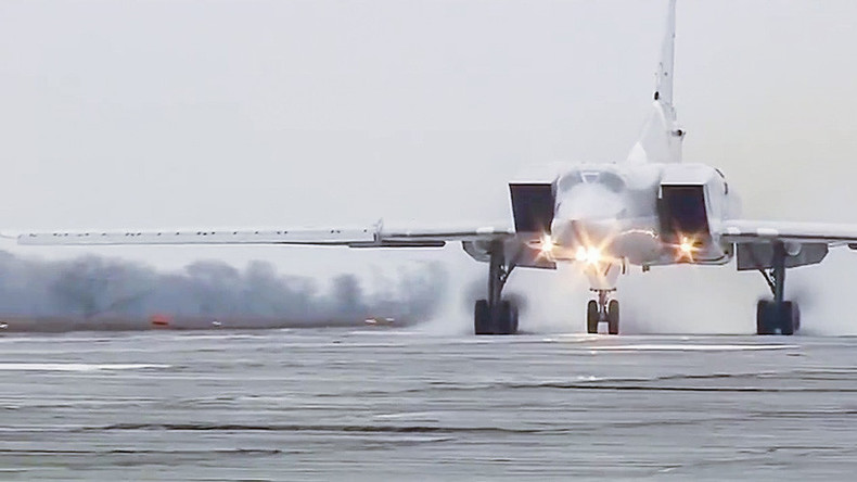Syrien: Russische Überschallbomber fliegen vom Iran aus Angriffe gegen IS- und Al-Nusra-Stellungen