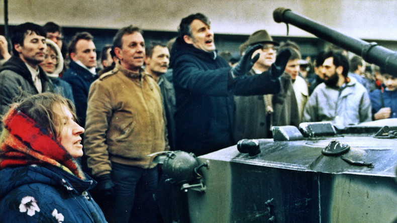 Wer hat wen verraten? 25 Jahre nach dem August-Putsch - Schüsse von den Dächern Kiews und Vilnius