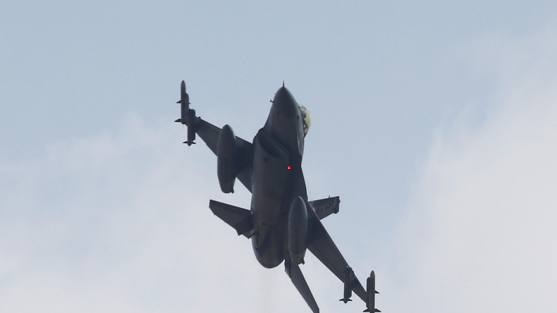 "Gefahr von Zwischenfällen" - Moskau bittet Ankara um Details der Luftoperation in Syrien