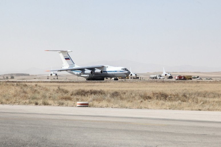 Syrien: Russische Überschallbomber fliegen vom Iran aus Angriffe gegen IS- und Al-Nusra-Stellungen