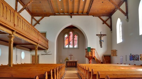 Wenn Pastoren Politik machen - Mengener Pfarrer hetzt in Kirchenbrief gegen Russland und Putin