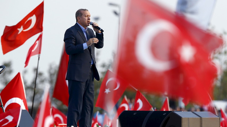 Erdogan über kurdische YPG: "Westen muss sich für oder gegen den Terror entscheiden"