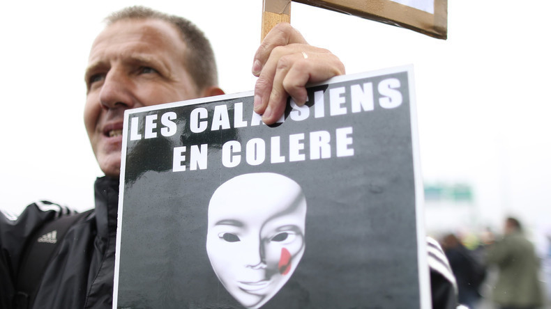 Chaos in Calais: Heftige Proteste gegen Flüchtlingslager in Frankreich