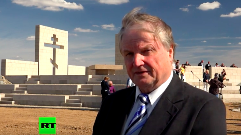 RT-Interview: Dr. Holtz zur Friedenskapelle am deutschen Soldatenfriedhof im ehemaligen Stalingrad