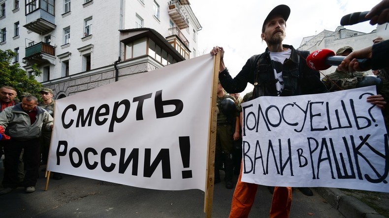 Ukrainische Polizei: "Wir werden auf Provokationen vor der Botschaft Russlands hart reagieren"