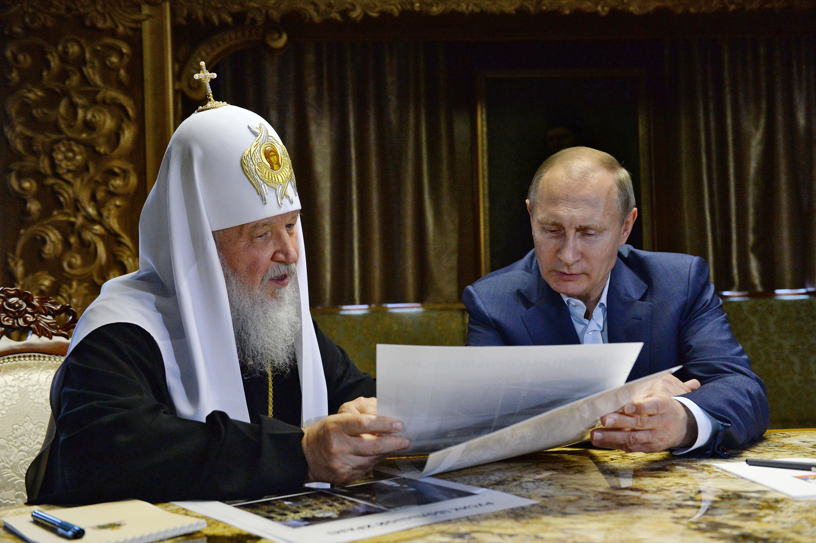 The Spectator deckt auf: Wladimir Putin lässt auf dem Berg Athos eine KGB-Mission installieren