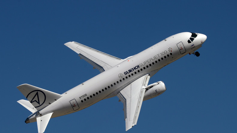 Russlands Minister werden mit Suchoi Superjet 100 fliegen