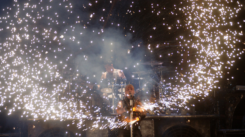 Rammstein-Frontsänger wird seine Gedichtsammlung in Russland veröffentlichen