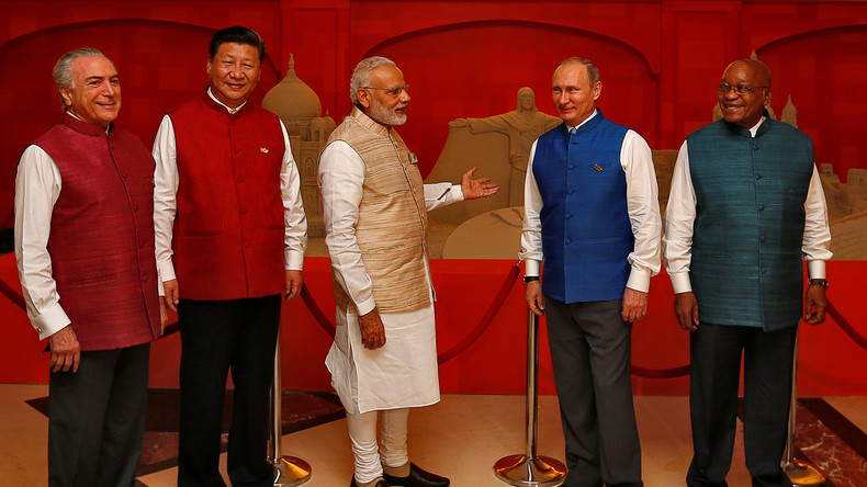 Putin bei BRICS-Gipfel: Anzugfarbe habe ich nicht selbst gewählt