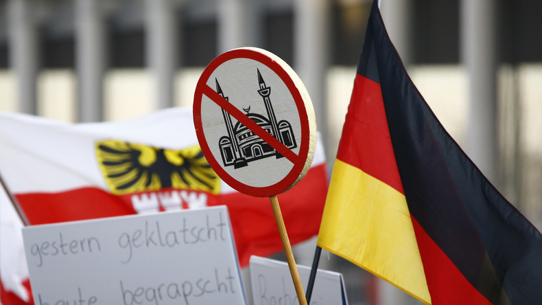 Flüchtlingskrise in Deutschland: Zahl von Rechtsextremen Verbrechen um das Zehnfache gestiegen