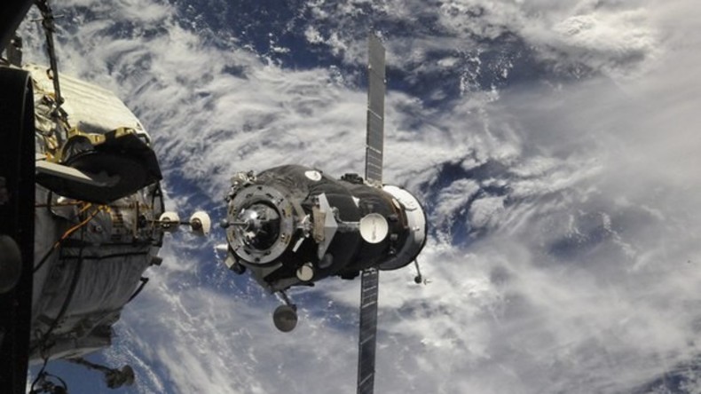 Flugleitzentrale Moskau: Sojus MS-02 an ISS angedockt