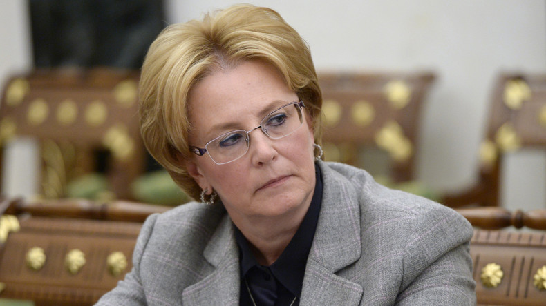 Russlands Gesundheitsministerin rettet Passagierin an Bord
