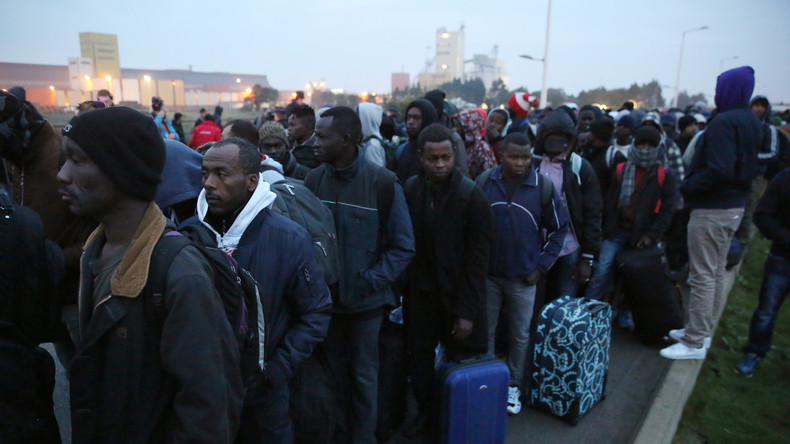 Umsiedlung der „Dschungel“-Bewohner spaltet Frankreich