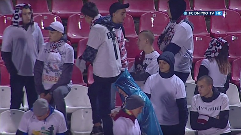 Der ukrainische FC "Wolyn Luzk" soll wegen neonazistischer Parolen seiner Fans bestraft werden