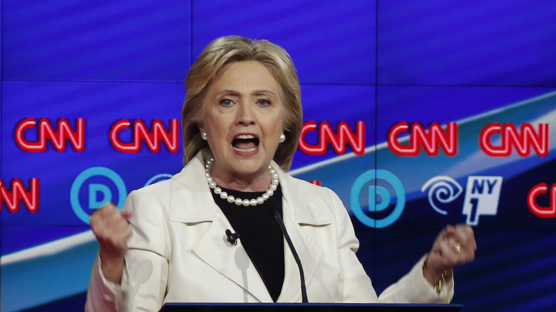 Transparenz: Geschäftliche Beziehungen von Hillary Clinton geschwärzt