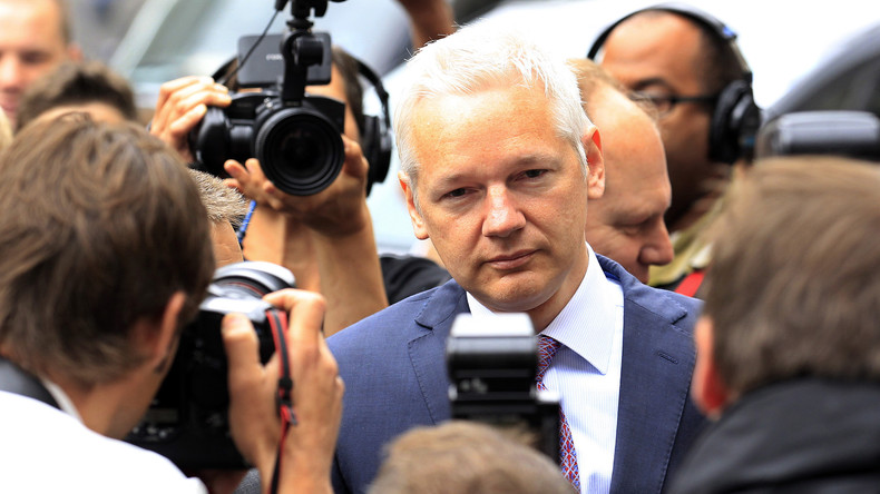 Assange morgen exklusiv bei RT: "Clinton und der IS werden von den gleichen Leuten finanziert"