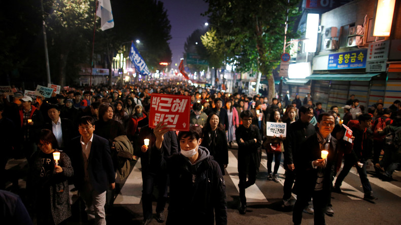 Südkorea: Zehntausende Demonstranten fordern Präsidentin Park Geun-hye zum Rücktritt auf