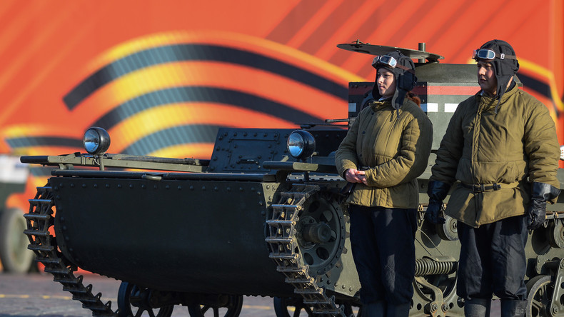 7. November in Moskau: Sowjetischer Feiertag im Wandel der Zeit