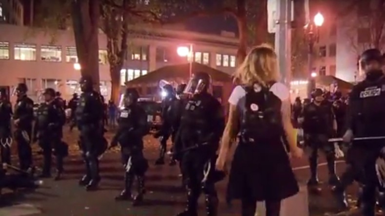 Anti-Trump-Proteste hören nicht auf: Ausschreitungen in Portland schlagen in Gewalt um