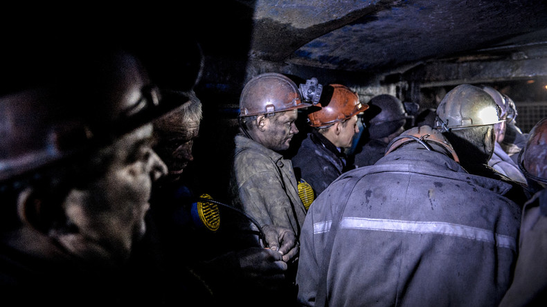 Mehr als 40 Lugansker Bergwerkleute nach ukrainischem Beschuss in Schacht gefangen