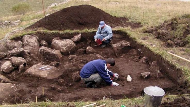 England: Riesiges neolithisches Denkmal nahe Stonehenge entdeckt