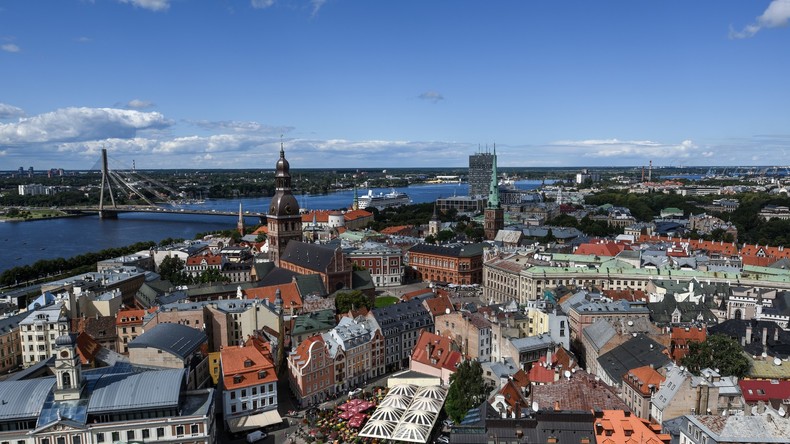 Lettlands Parlament billigt Entlassung "illoyaler" Lehrkräfte