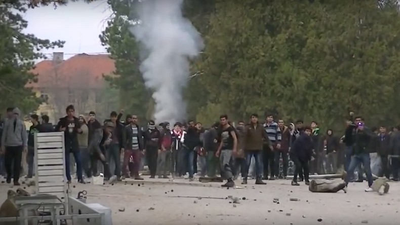 Proteste in Flüchtlingscamps in Bulgarien und Griechenland – 300 Menschen festgenommen, mehrere Tote