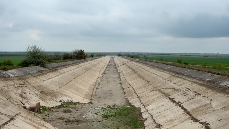 Wasserblockade für die Krim: Die Ukraine errichtet Damm