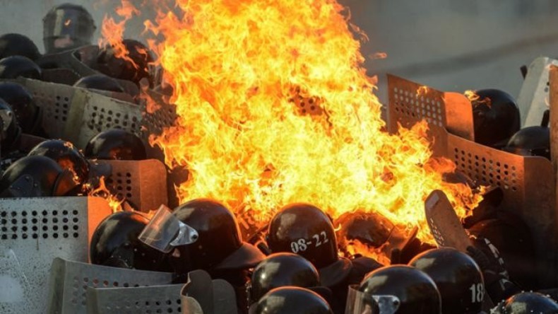 "Ukraine in Flammen": Oliver Stone seziert den Maidan-Putsch