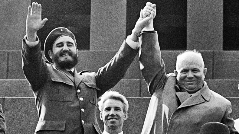 "Castro verkörperte einen Traum": Politisches Russland diskutiert den Tod des Revolutionsführers