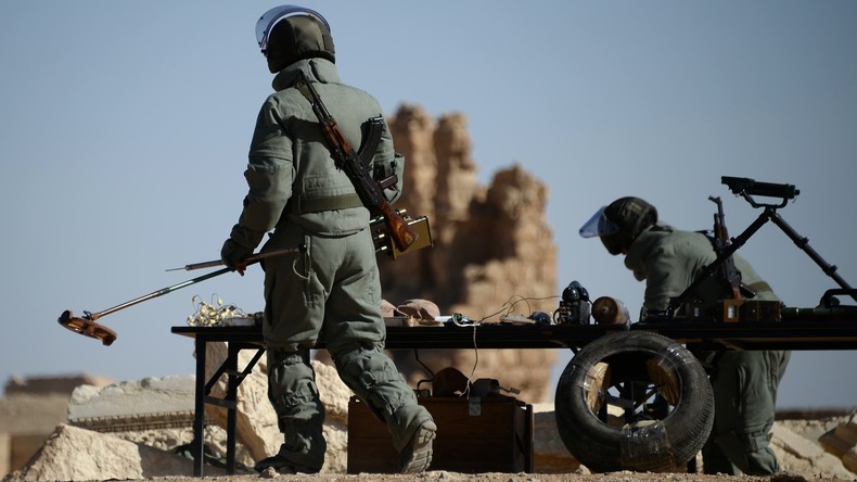 Russische Militärpioniere entminen acht Hektar in Aleppo