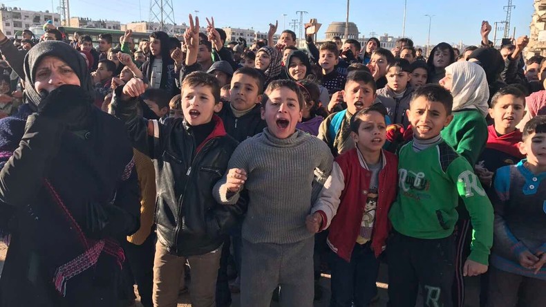 Die Türkei baut Lager für Flüchtlinge aus Aleppo