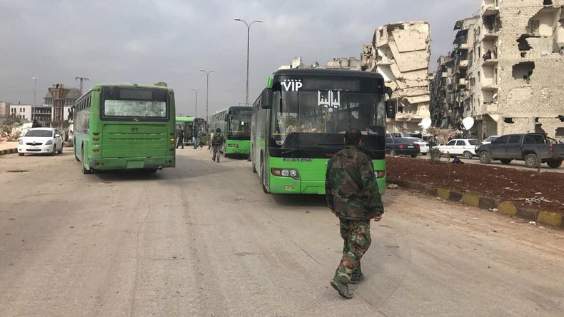 Ost-Aleppo: Evakuierung rettet 10.000 Menschen das Leben und könnte weitere Waffenruhe ermöglichen