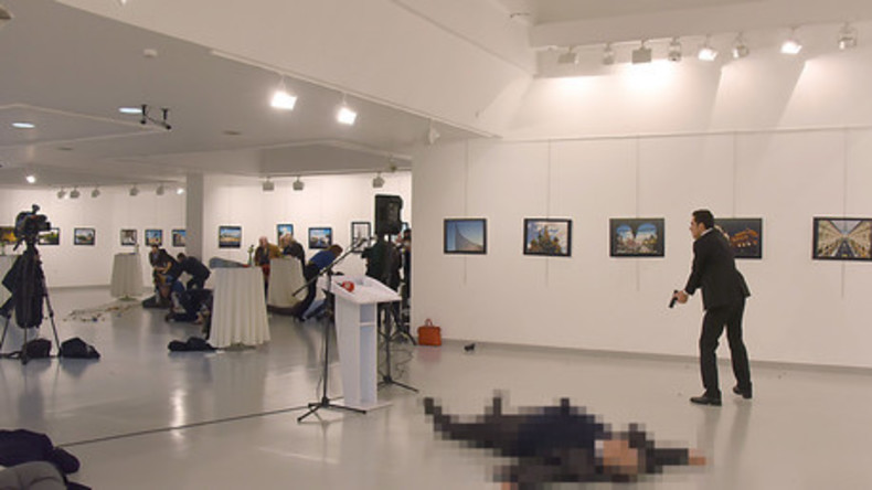 Attentat in der Türkei: Russischer Botschafter getötet, Angreifer war türkischer Polizist