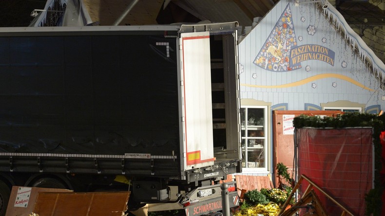 Tragödie auf Weihnachtsmarkt in Berlin fordert 12 Menschenleben