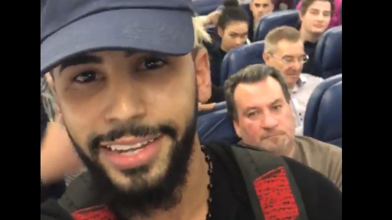 YouTube-Star spricht Arabisch im Flugzeug der Delta Air Lines und wird rausgeworfen