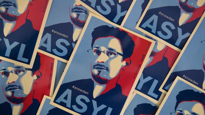Internetnutzer werfen Edward Snowden Werbung für „KFC“ vor