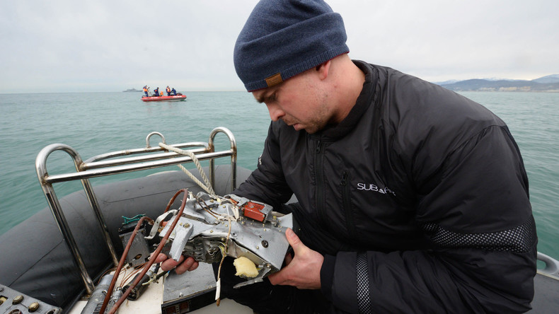 Bergungskräfte holen alle Hauptfragmente der verunglückten Tu-154 aus dem Wasser