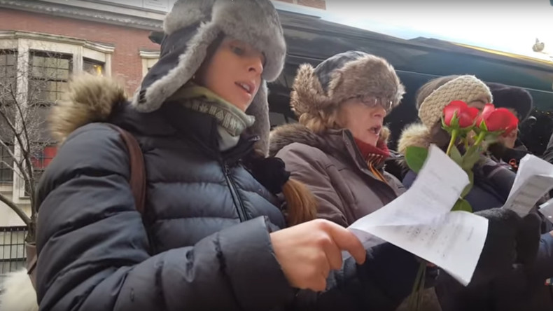Ein US-Chor singt Russlands Hymne zum Andenken an die Opfer des Tu-154-Absturzes