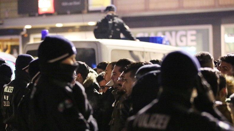Kölner Polizei kontrolliert an Silvester Hunderte „Nafris“