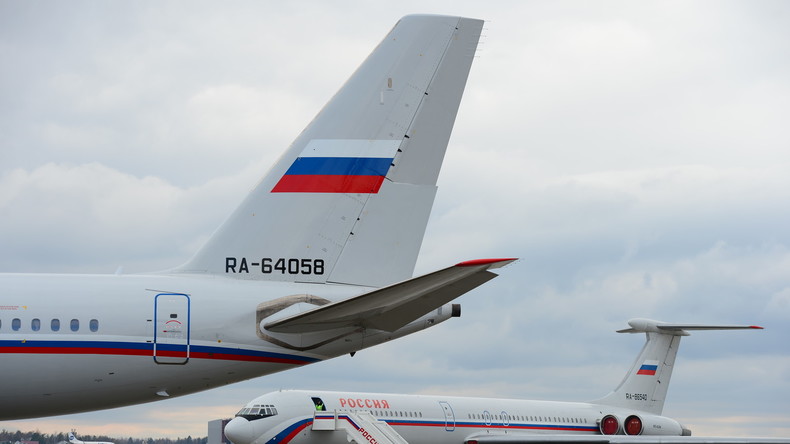 Aus den USA ausgewiesene russische Diplomaten sind in Moskau gelandet
