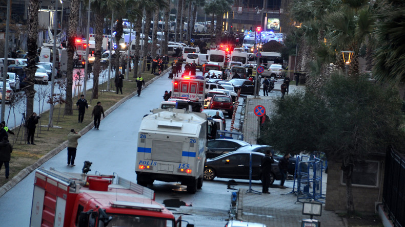 18 Festnahmen nach Izmir-Anschlag – Türkisches Justizministerium