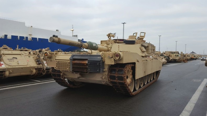 RT Deutsch vor Ort in Bremerhaven während US-Panzerverlegung (Videos)