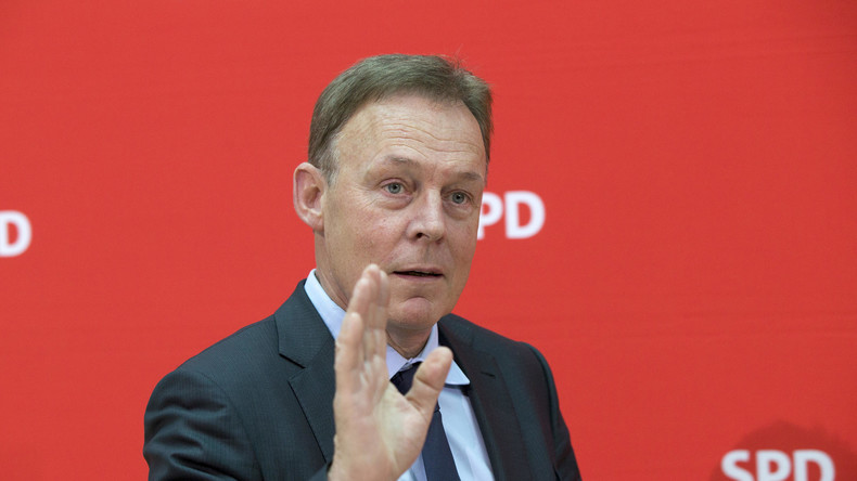 SPD-Fraktionschef Thomas Oppermann ruft zur Stärkung der Cyberabwehr in Deutschland auf