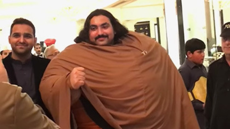 430-Kilo-Mann aus Pakistan proklamiert sich zum "modernen Herkules"