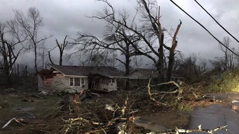 Mindestens 15 Menschen durch Tornados in den USA getötet