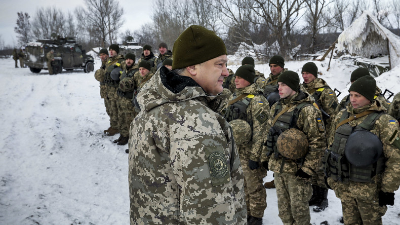 Poroschenko genehmigt Präsenz der NATO-Panzer und Militärs in der