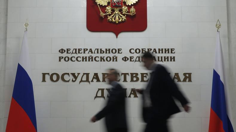 Umstrittenes Gesetz in Russland: Schutz der Familie oder Kniefall vor männlicher Gewalt?